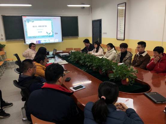 Beat365中文官方网站召开班主任、班级主要干部班级管理培训会 (2).jpg